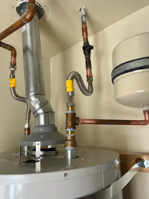 Water heater installation and plumbing repair in Mound City